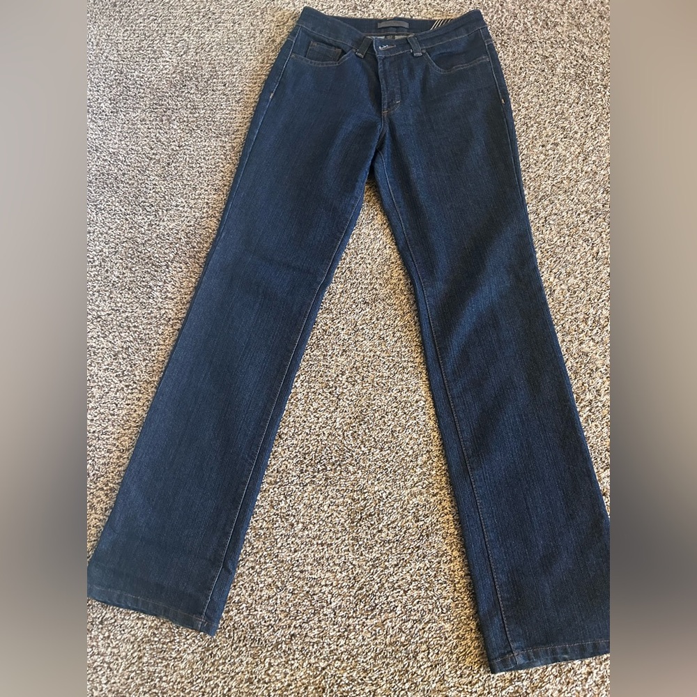 Nine West ladies dark blue Straight Leg Jeans size 6